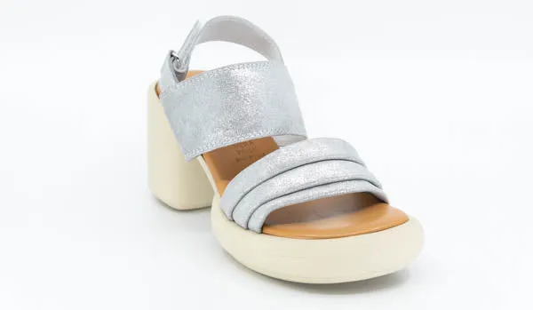 Lucie in Silver